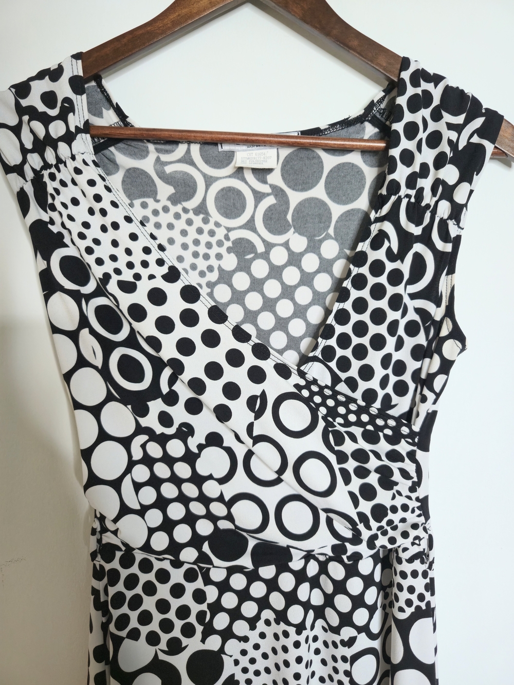 La Belle Black & White Geometric Polka Dot Faux Wrap Lightweight Dress Size M - Picture 2 of 10